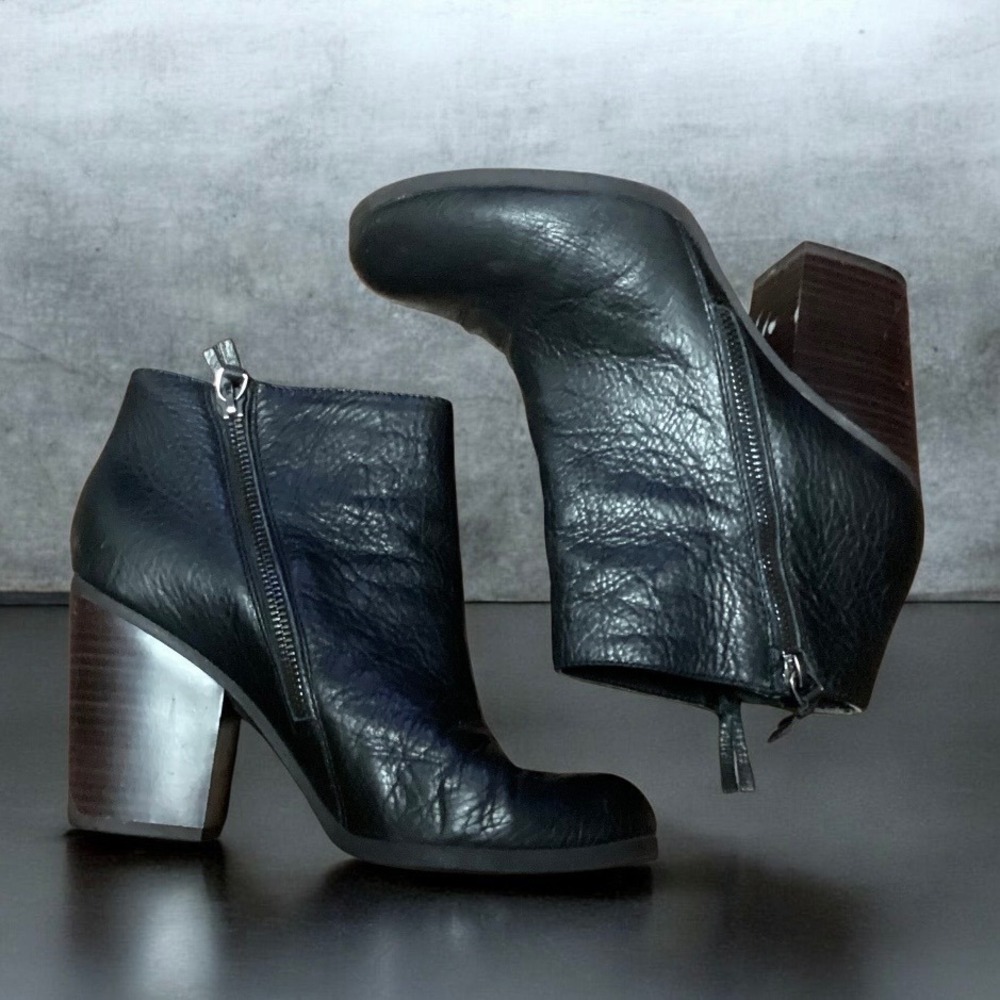 Kenneth Cole Reaction Might Free Me Black Leather Block Heel Ankle Boots Size 8M